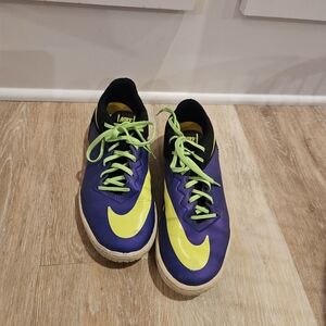 Nike hypervenom indoor soccer shoes purple yellow black futsal shoes youth 5.5.